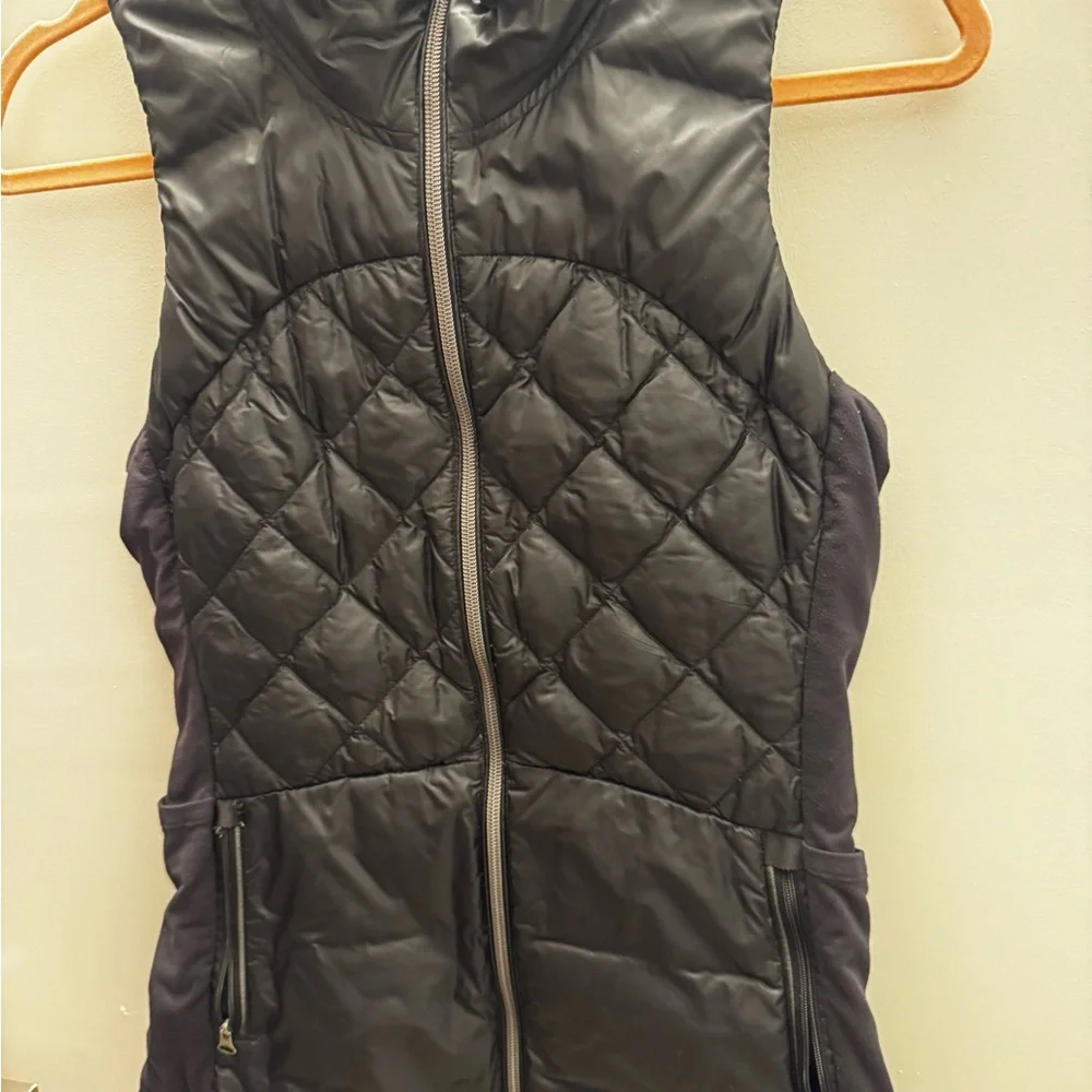 Women's Lululemon Vest - Picture 3 of 8